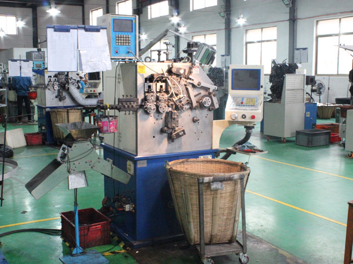 臺(tái)灣千山26型壓簧機(jī)