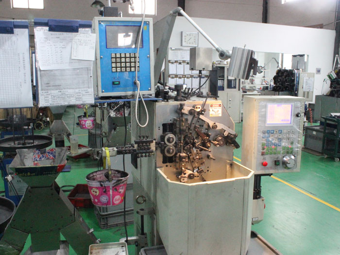 臺(tái)灣光弘8型壓簧機(jī)